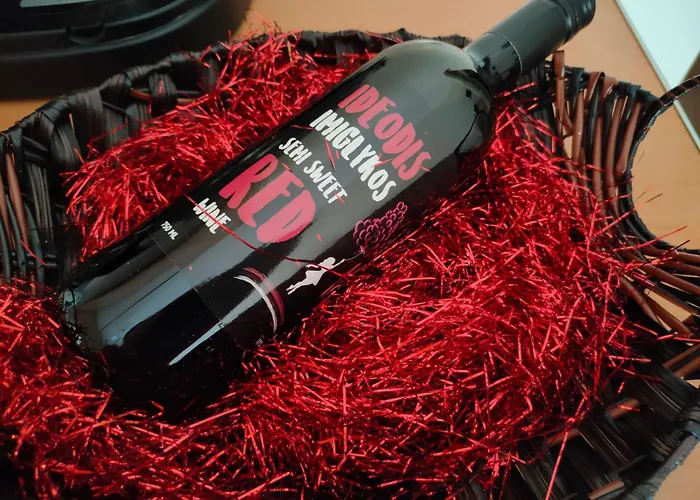 Crestio קסטוריה